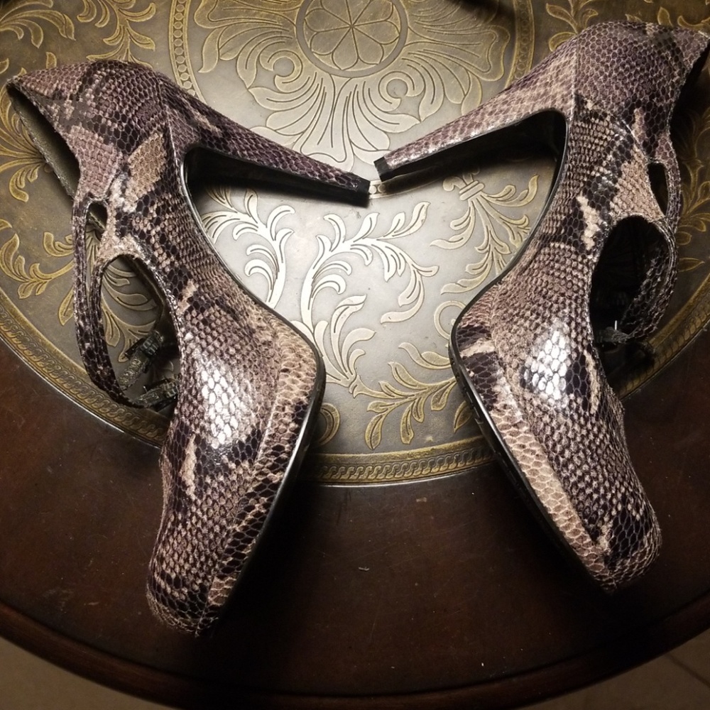 Shoes - Picture 4 of 4